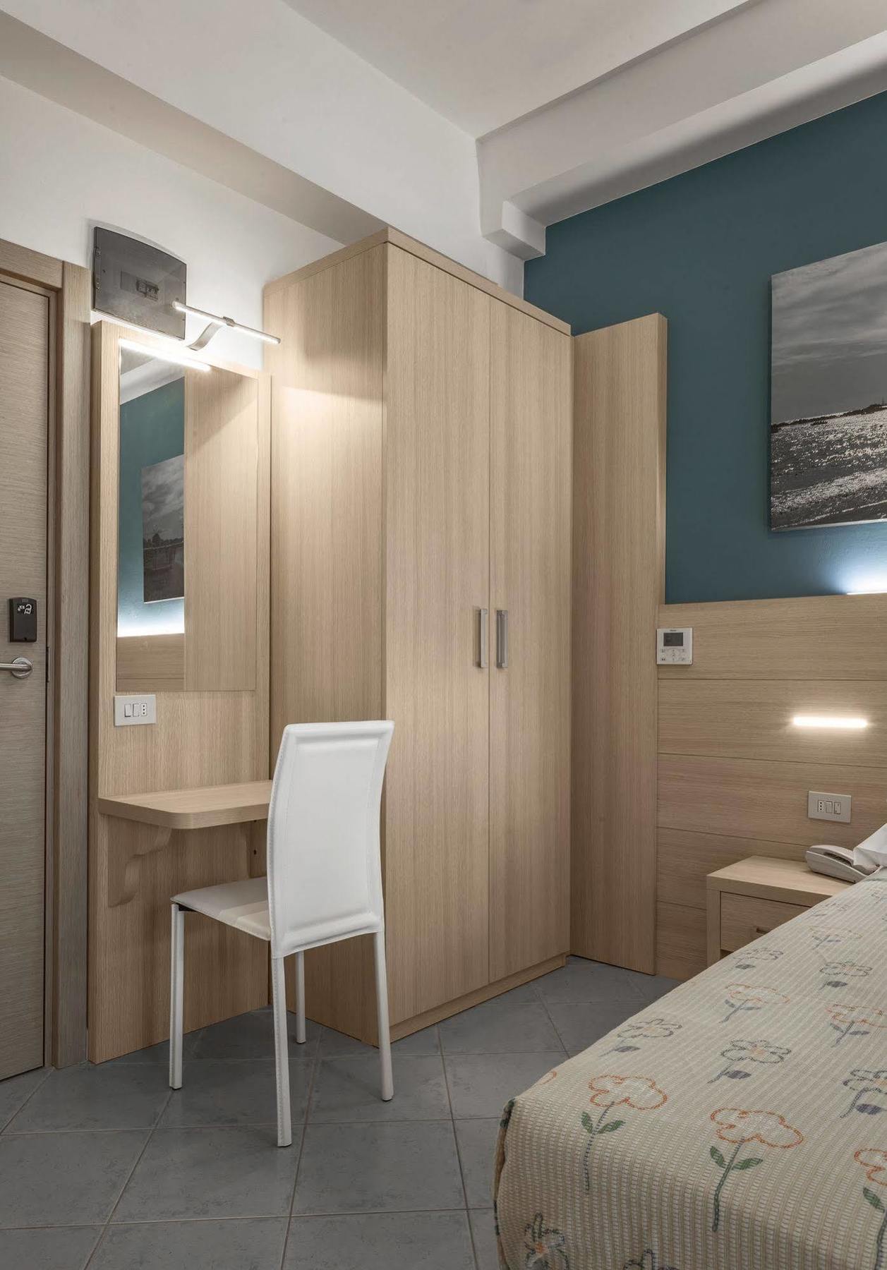 Hotel Esperia Cattolica Eksteriør billede
