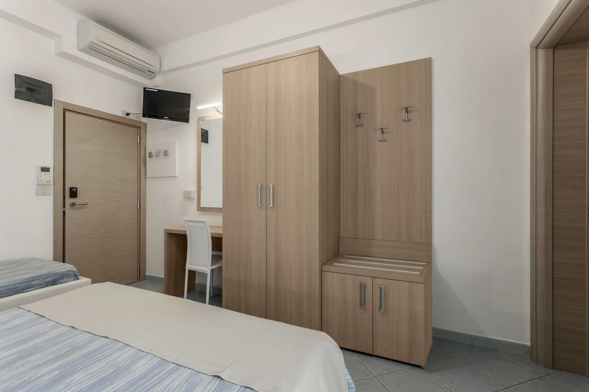Hotel Esperia Cattolica Eksteriør billede