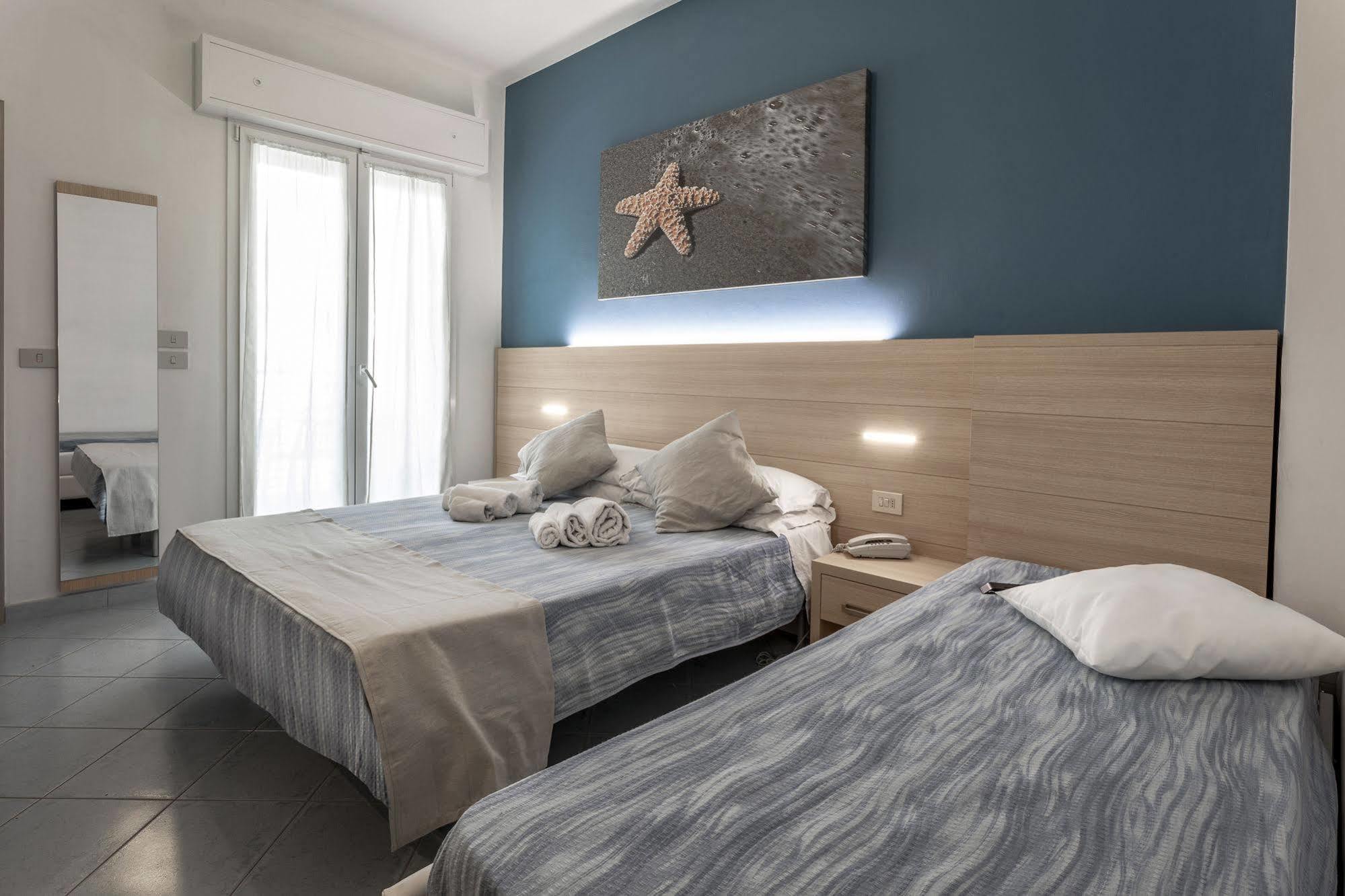 Hotel Esperia Cattolica Eksteriør billede